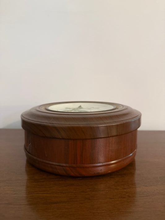 Round Tin  | Thrift Picks